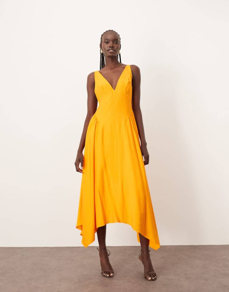 ARRANGE - Maxikleid in Mango-Orange mit überkreuzten Rückenträgern und weitem Rock von ARRANGE