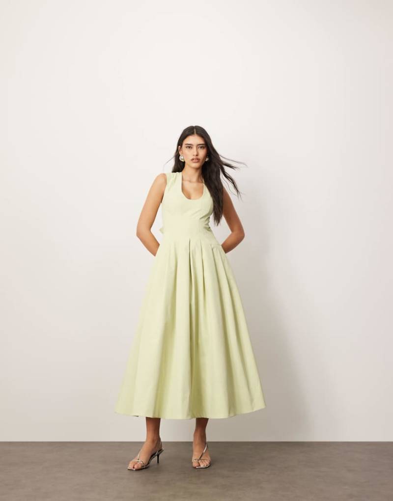 ARRANGE - Midikleid in Pistaziengrün mit tiefem, strukturiertem Ausschnitt und Ösendesign von ARRANGE