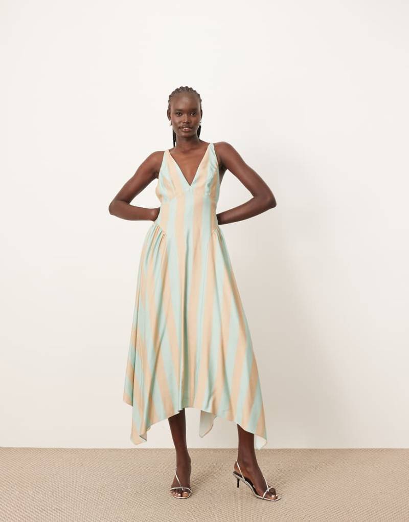 ARRANGE - Midikleid mit grünen Streifen, mit überkreuzten Rückenträgern und weitem Rock-Bunt von ARRANGE