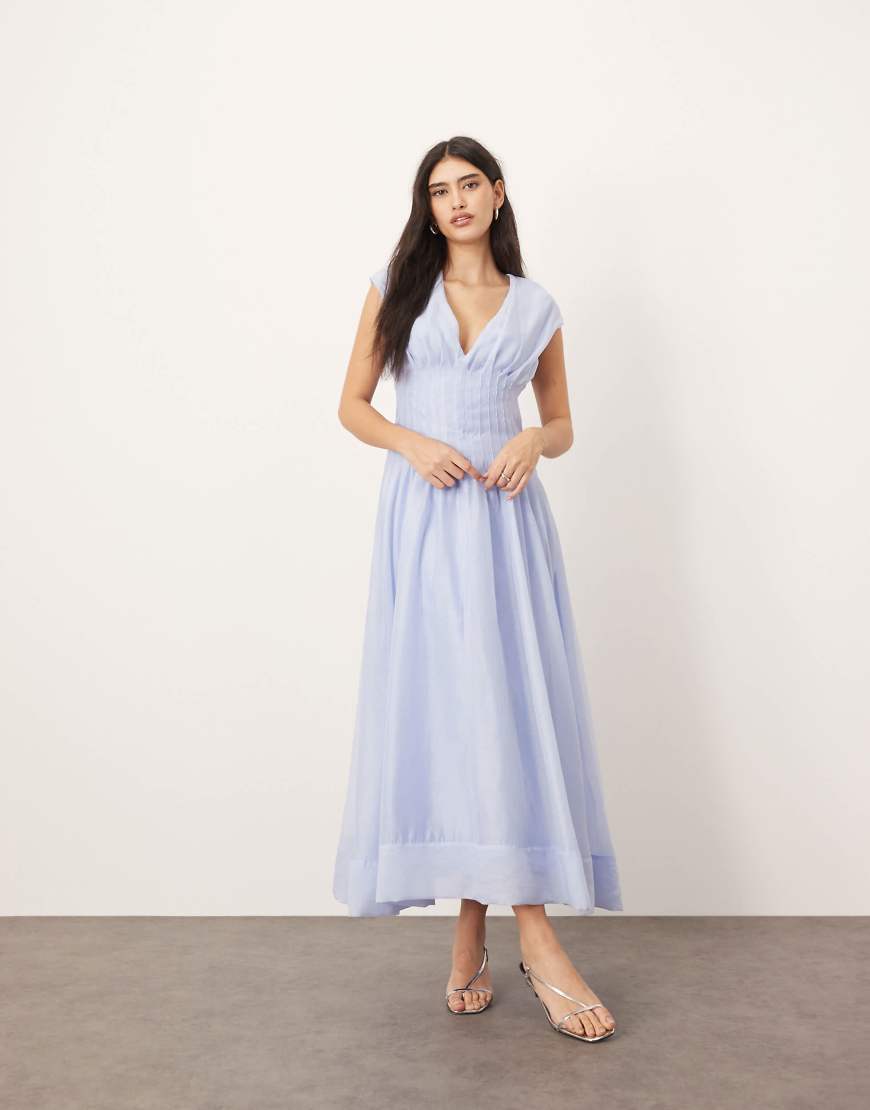 ARRANGE - Organza-Midikleid in Hellblau mit plissierter Taille und Bindebändern hinten von ARRANGE