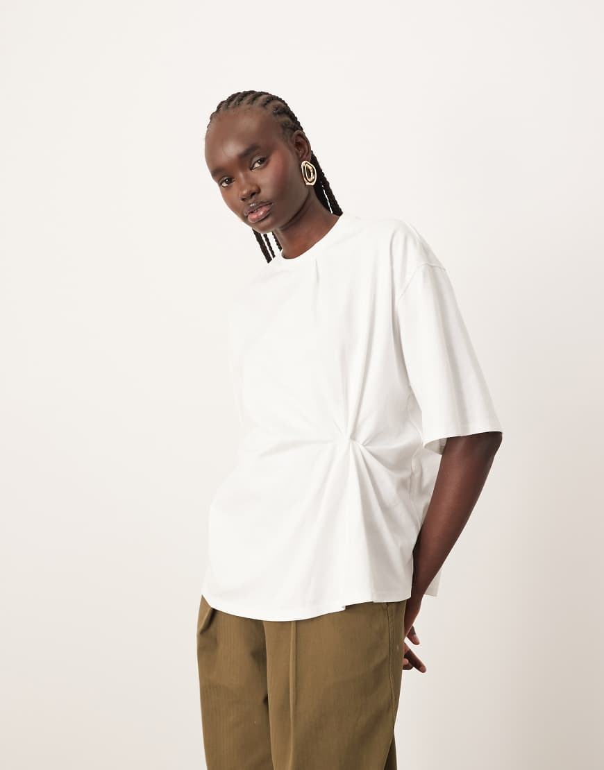 ARRANGE - Oversize-T-Shirt aus Jersey in Weiß mit Knotendetail von ARRANGE