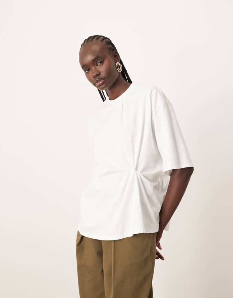 ARRANGE - Oversize-T-Shirt aus Jersey in Weiß mit Knotendetail von ARRANGE