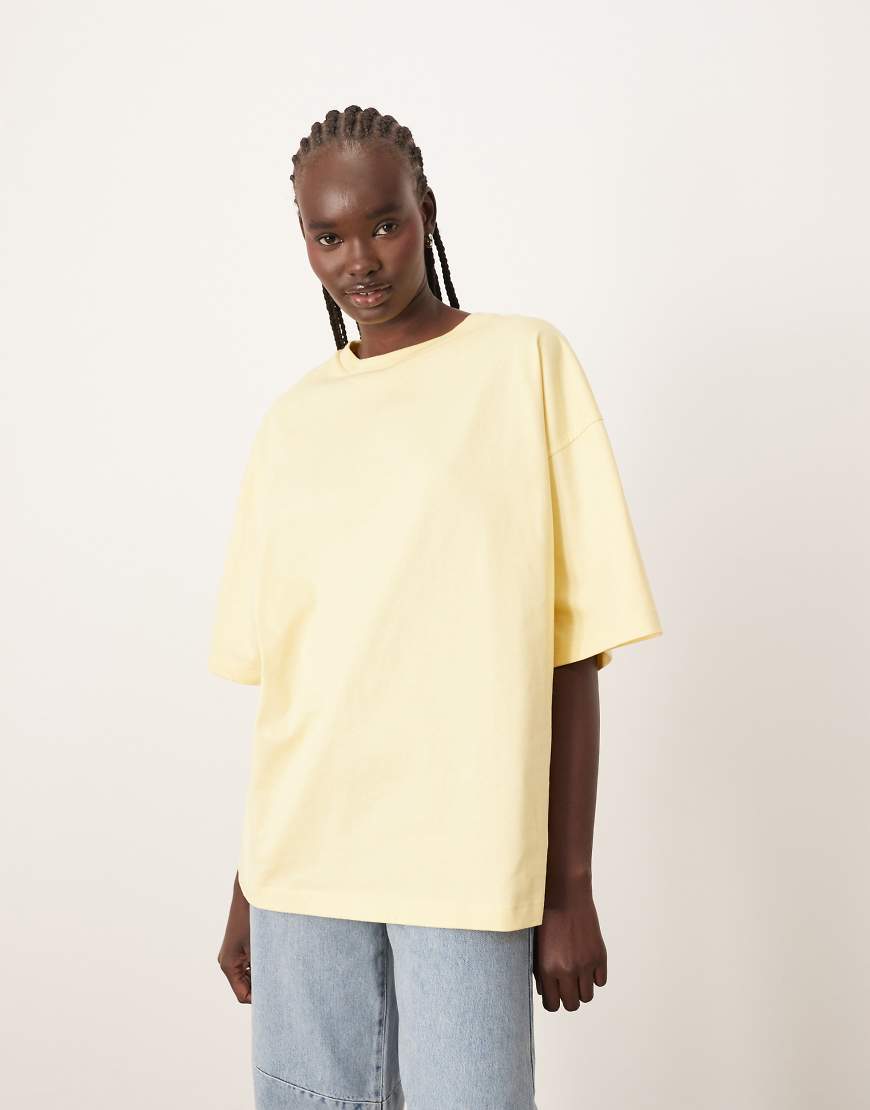 ARRANGE - Oversize-T-Shirt aus schwerem hochwertigem Material in Buttermilchgelb von ARRANGE