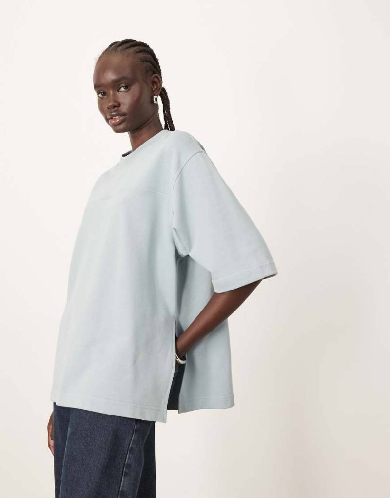 ARRANGE - Oversize-T-Shirt aus schwerem Stoff in Blau mit Ziernaht von ARRANGE