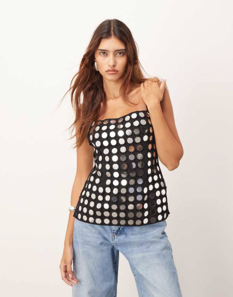 ARRANGE - Schlichtes Longline-Camisole in Schwarz mit verspiegelten Details von ARRANGE