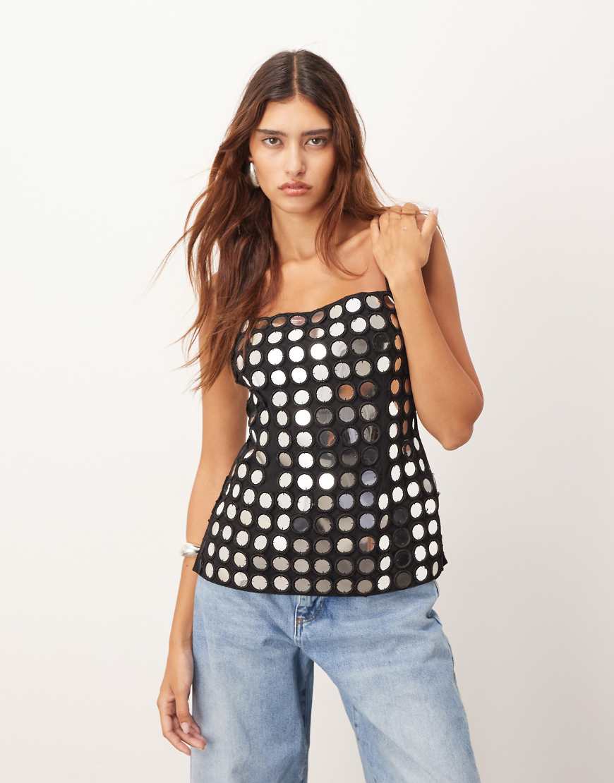 ARRANGE - Schlichtes Longline-Camisole in Schwarz mit verspiegelten Details von ARRANGE