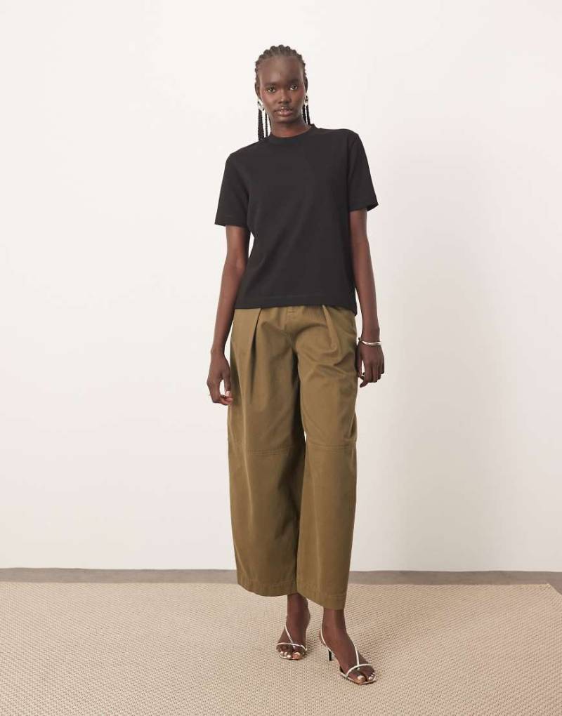 ARRANGE - Schlichtes T-Shirt in Schwarz mit regulärer Passform von ARRANGE