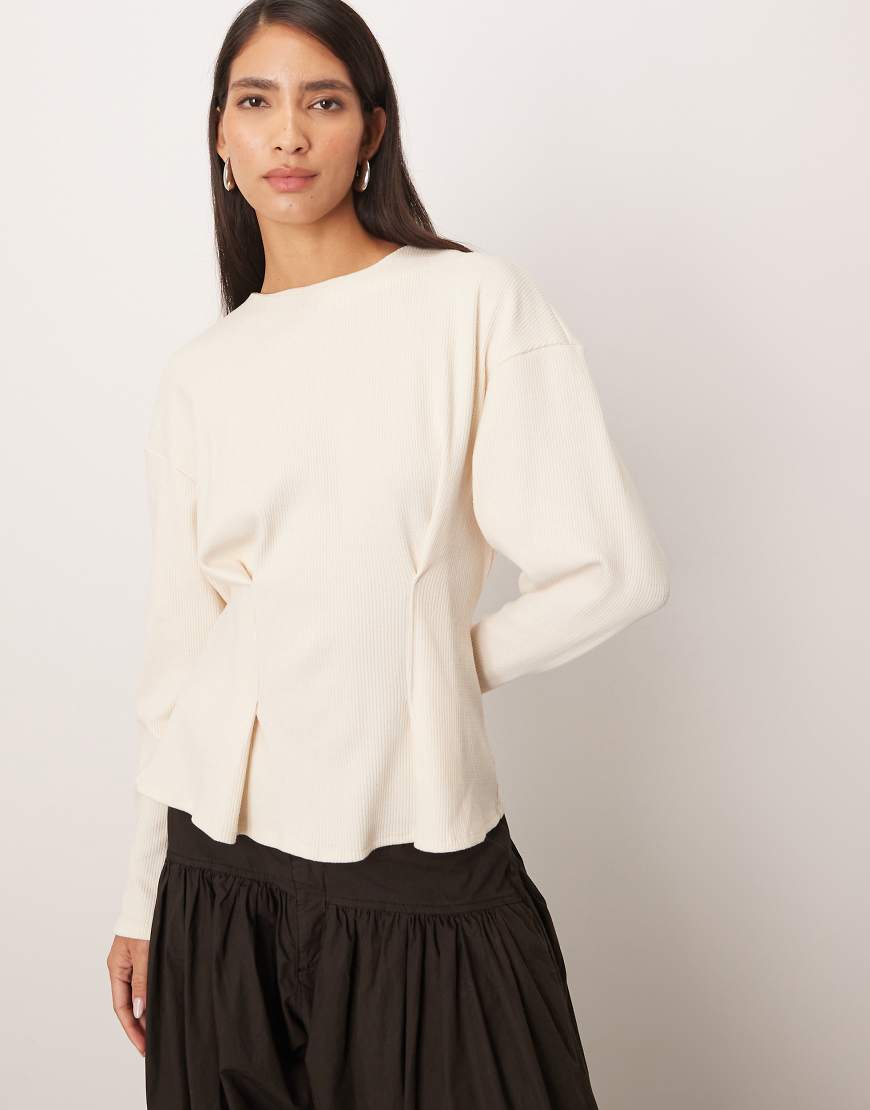 ARRANGE - Strukturiertes Oberteil in Cremeweiß mit geraffter Taille von ARRANGE