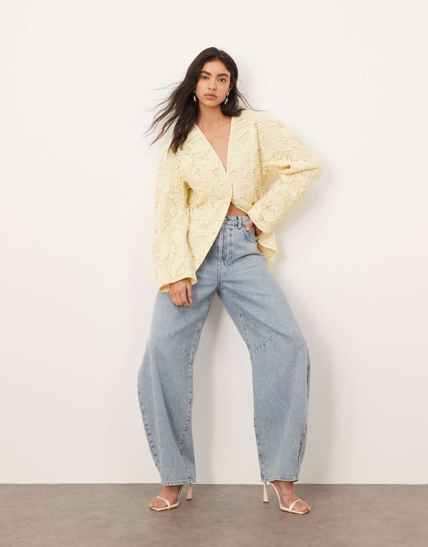 ARRANGE - Taillierte Jacke mit Spitze in Buttermilchgelb und gewölbter Schulter ARRANGE - Taillierte Jacke mit Spitze in Buttermilchgelb und gewölbter Schulter von ARRANGE