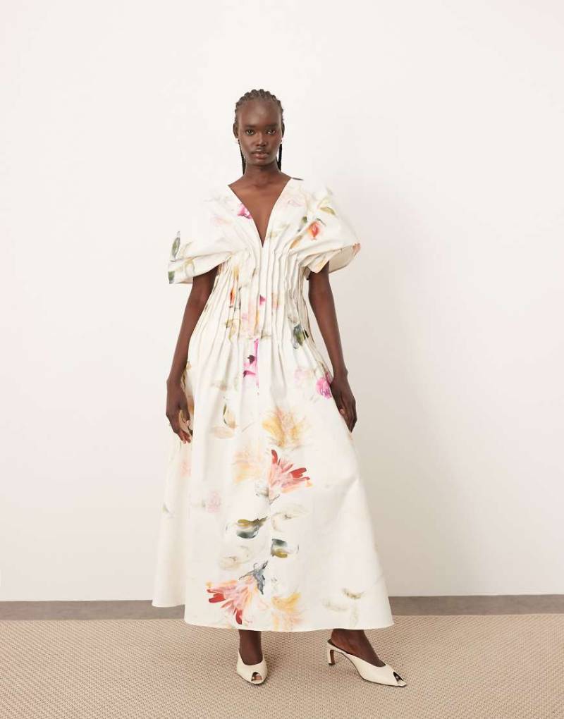 ARRANGE - Tailliertes Maxikleid mit Faltendetails und Blumenmuster-Bunt von ARRANGE