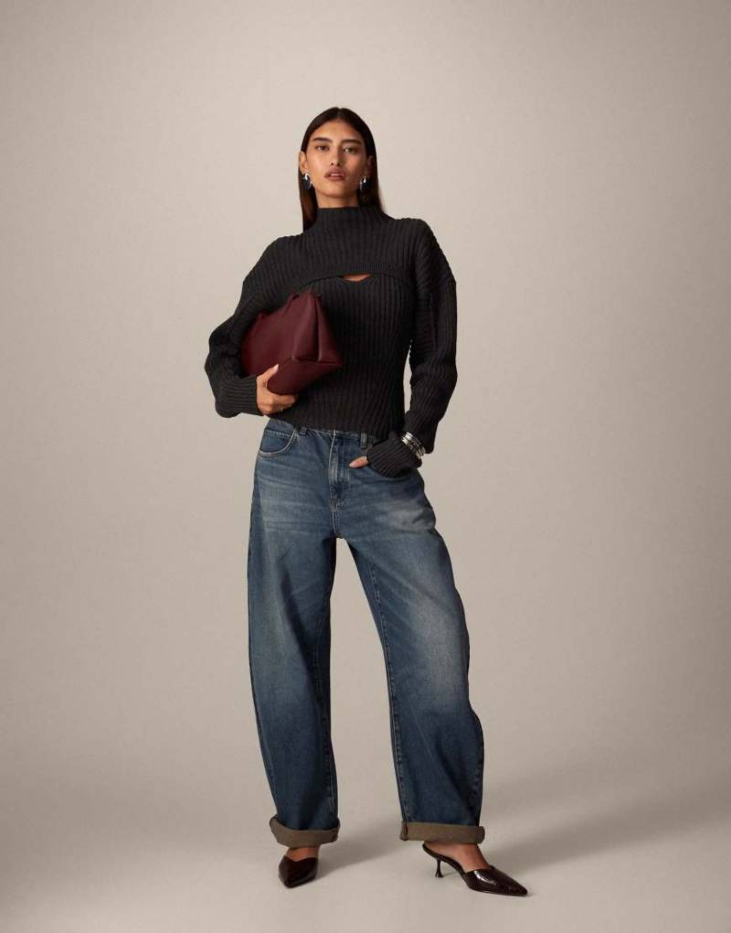 ARRANGE - Tova - Jeans in blauer Vintage-Waschung mit schmal zulaufender Form, abgerundetem Bein und Umschlagsaum von ARRANGE