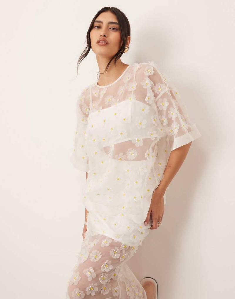 ARRANGE - Transparentes Oversize-T-Shirt mit 3D-Gänseblümchen, Kombiteil-Weiß von ARRANGE