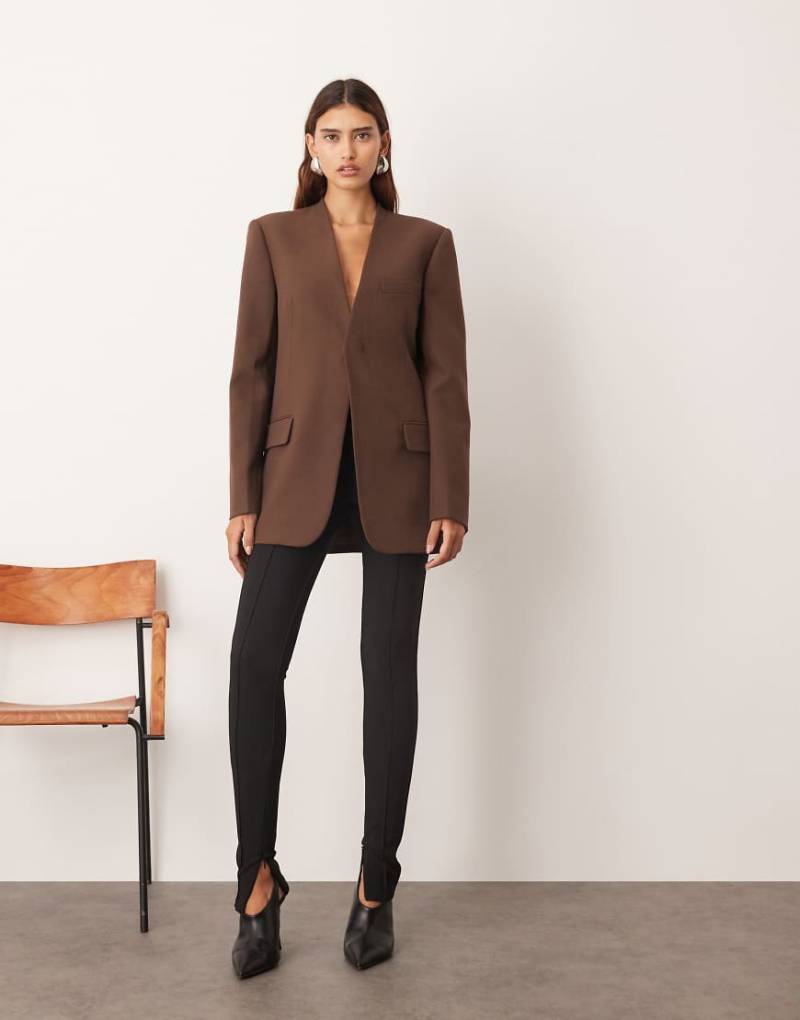ARRANGE - Ultimate - Kragenloser, gerade geschnittener Blazer in Schokobraun mit Wollanteil-Brown von ARRANGE