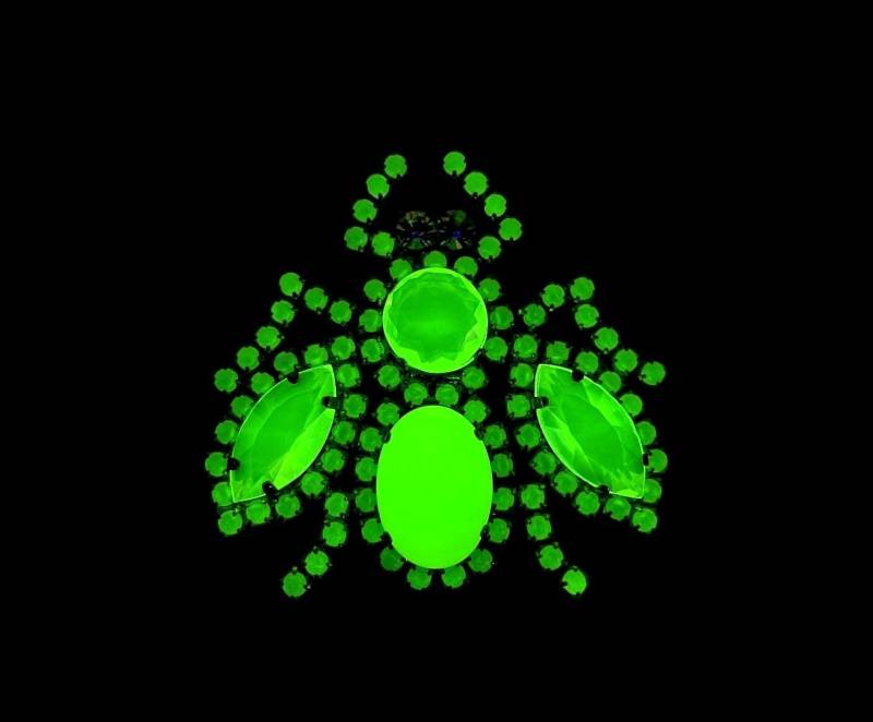 Art Deco Brosche "Fliege' Uranglas-Schmuck von ARTDECO1930ETSY