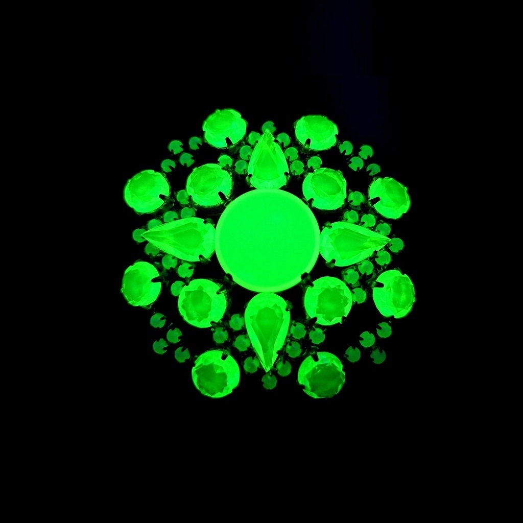 Jugendstil Uranglas Schmuck Brosche von ARTDECO1930ETSY