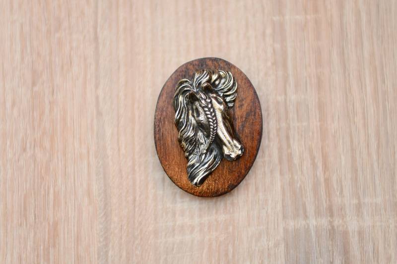Friese, Stegklammer Aus Holz Mit Darstellung Eines Pferdes Friese, Stegklammer Aus Holz Mit Darstellung Eines Pferdes von ARTDOGshop