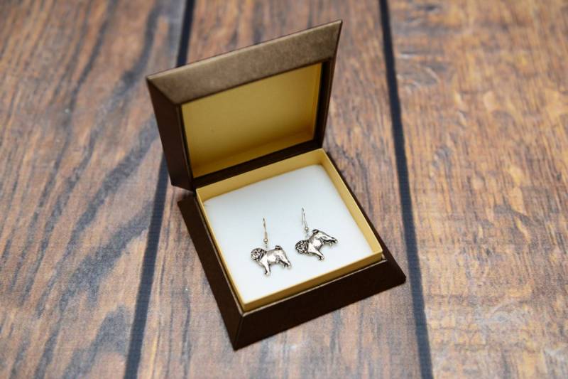 Mops - Versilberte Ohrringe Mit Bild Des Rassenhundes von ARTDOGshop