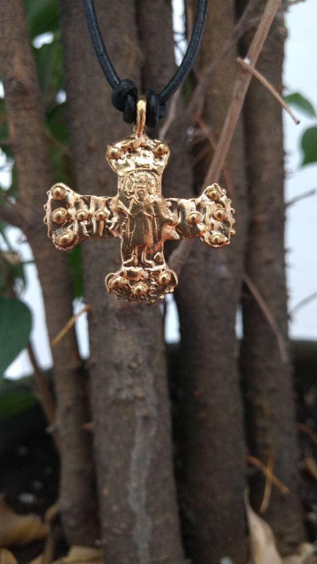 Replik Eines Mittelalterlichen Bronzekreuzes, Antiker Schmuck Replik Eines Mittelalterlichen Bronzekreuzes, Antiker Schmuck von ARTISANTIQUAE