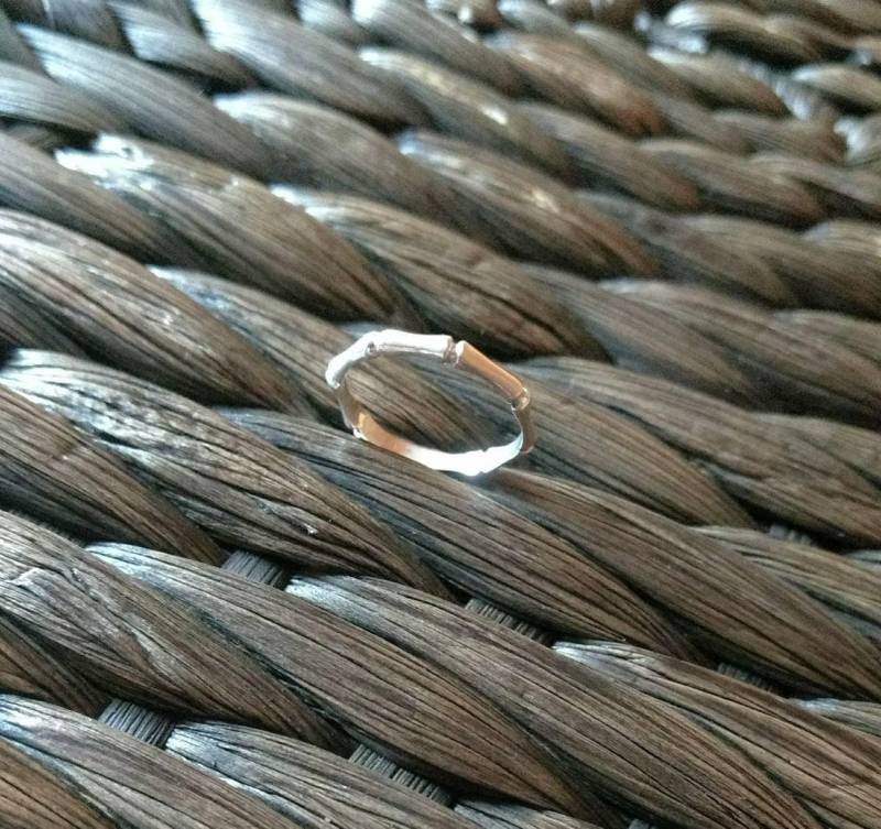 Schlichter Stapelbarer Bambusring Aus 925Er Sterlingsilber Schlichter Stapelbarer Bambusring Aus 925Er Sterlingsilber von ARTISANTIQUAE