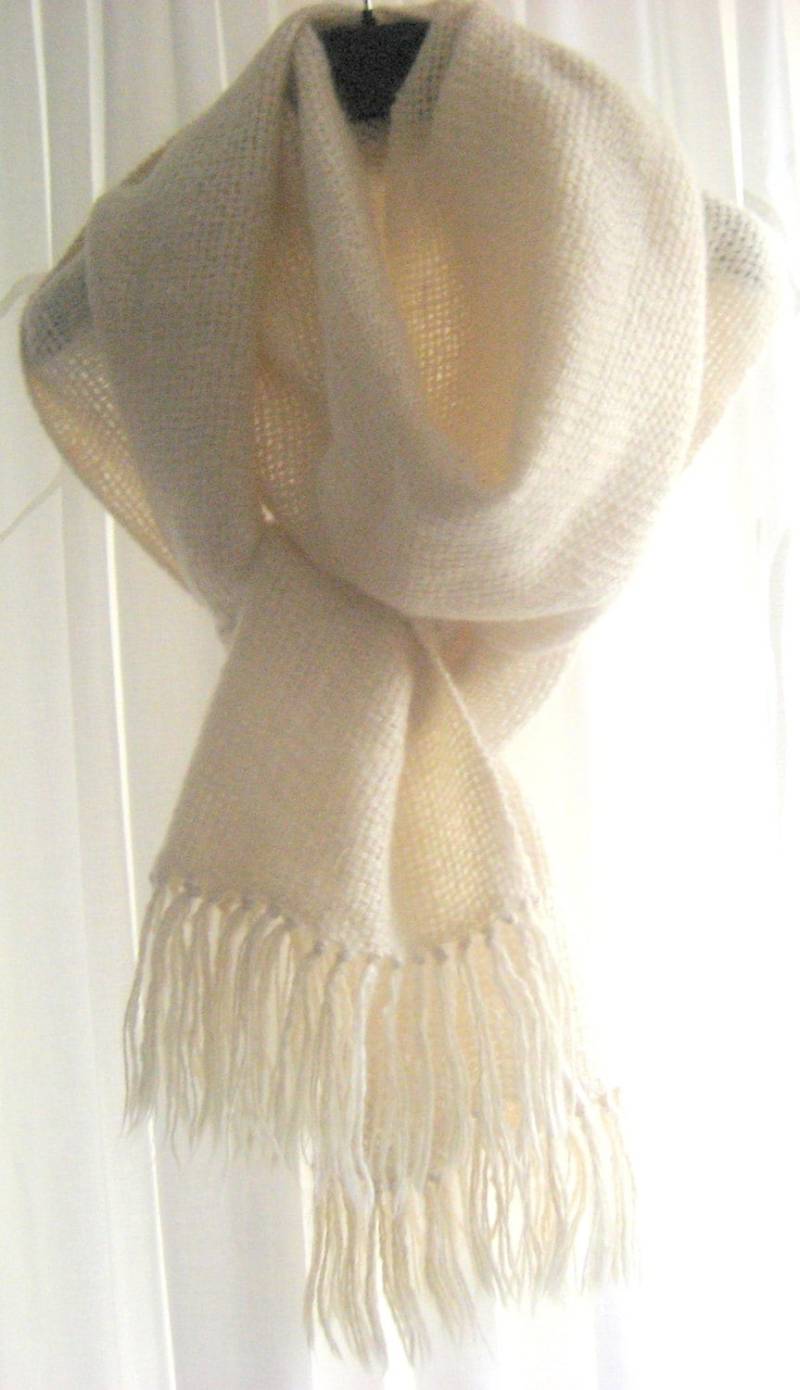 Gestrickter Winterschal, Zopfmuster, Naturwolle, Ungebleicht, Ungefärbt Gestrickter Winterschal, Zopfmuster, Naturwolle, Ungebleicht, Ungefärbt von ARTLAND77