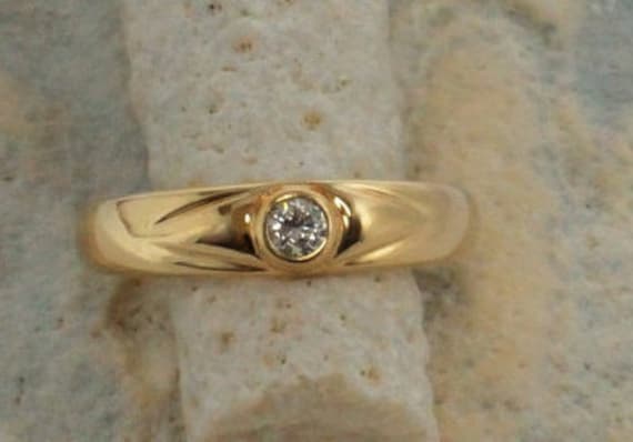 14K Gelbgold Solitär Diamant Ring Lünette Set Verlobungsring von ARTMANJEWELRY