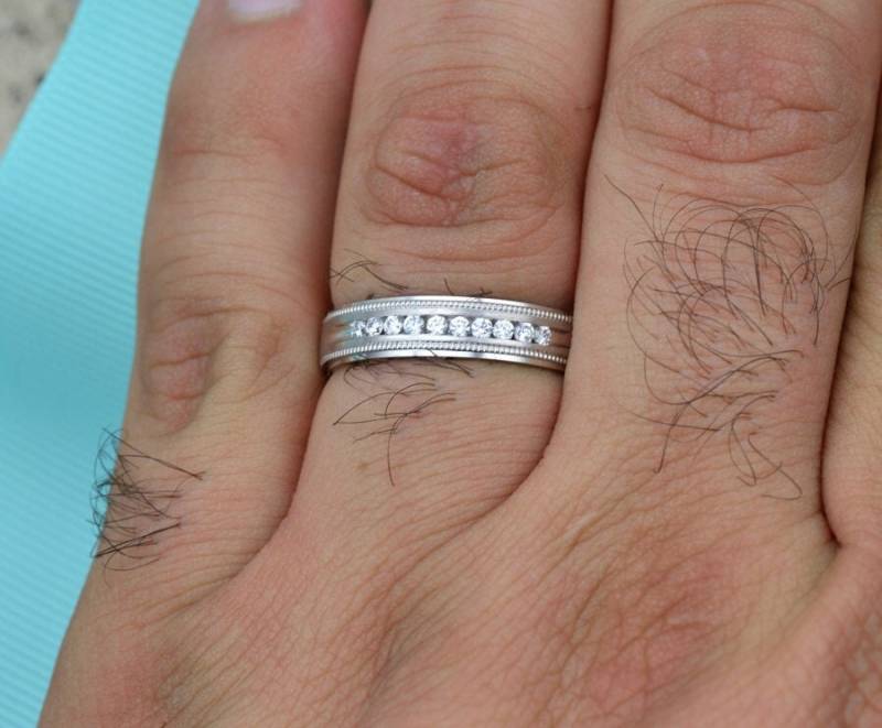 14K Gold Diamant Herren Ehering, Milgrain Ring in Channel Set von ARTMANJEWELRY