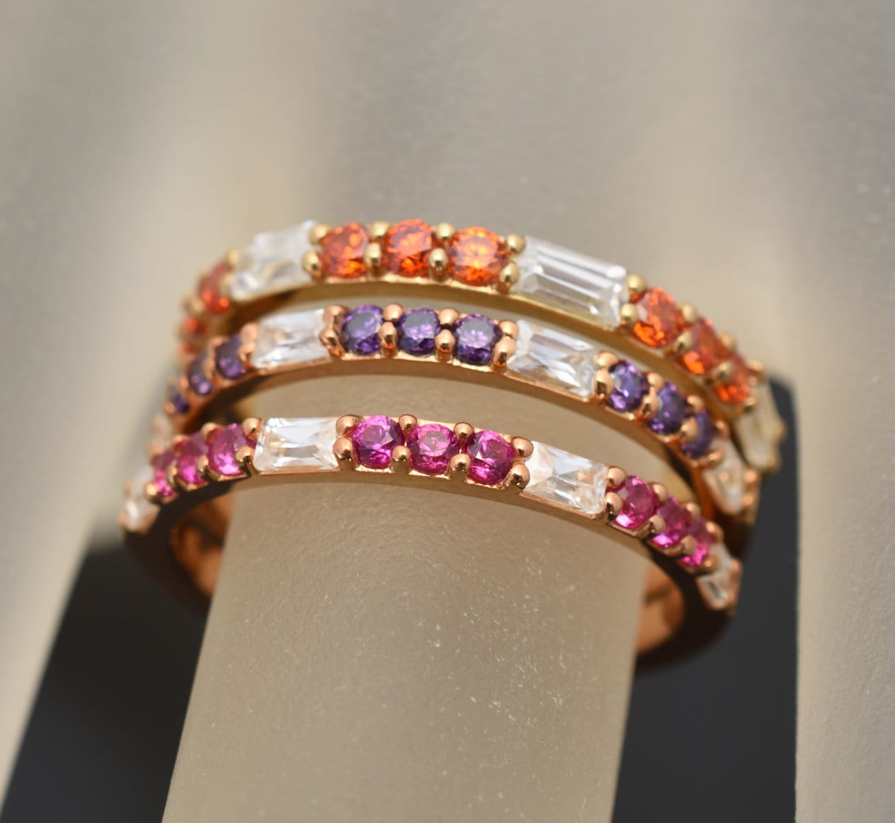 14K Gold Diamant & Edelstein Stapelring Amethyst, Granat, Turmalin von ARTMANJEWELRY