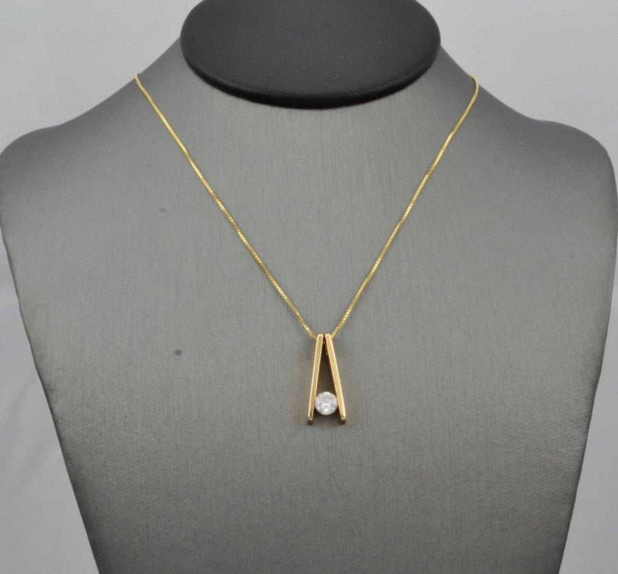 14K Gold Labrador Gewachsen Diamant Solitär Anhänger Halskette von ARTMANJEWELRY