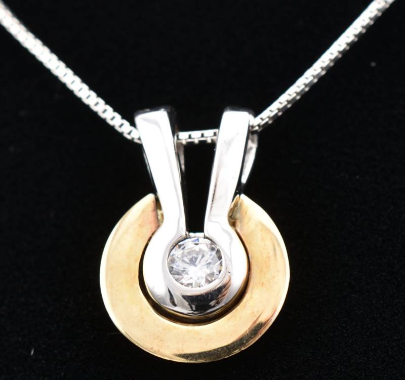 Schöne Simulierte Diamant-Halskette in Zweifarbigem Gold/Zweifarbiger Goldschmuck Diamant-Anhänger Geburtstagsgeschenk Jahrestag von ARTMANJEWELRY