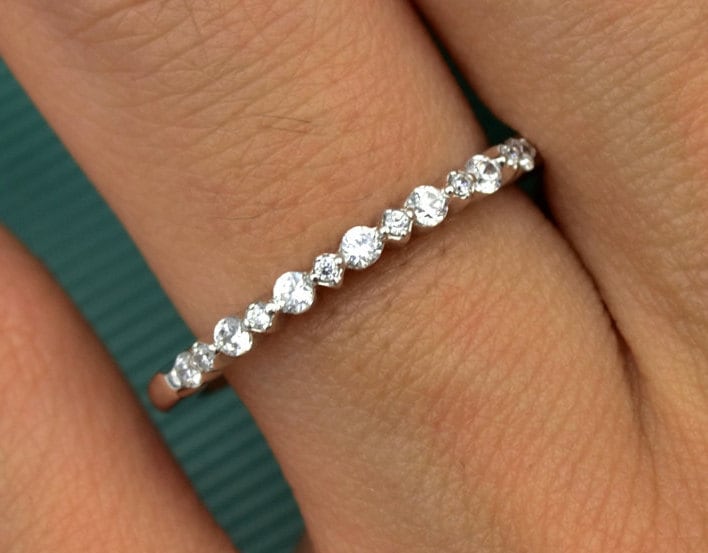 stapelring Aus 14K Gold Mit Künstlichen Diamanten von ARTMANJEWELRY