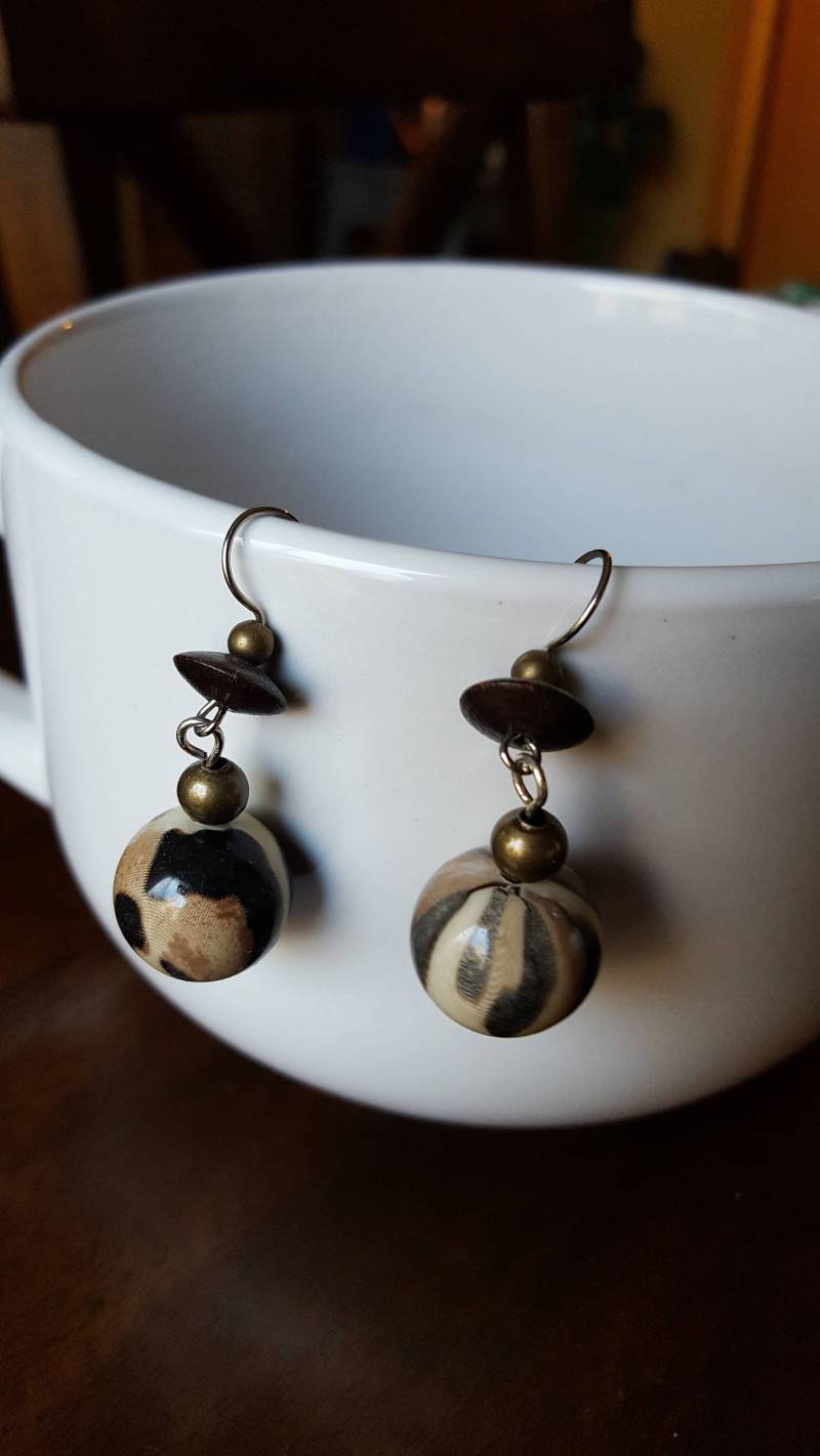 Schattierungen Von Safari Ohrringe/Metall Ohrhaken Schattierungen Von Safari Ohrringe/Metall Ohrhaken von ARTisianCorner