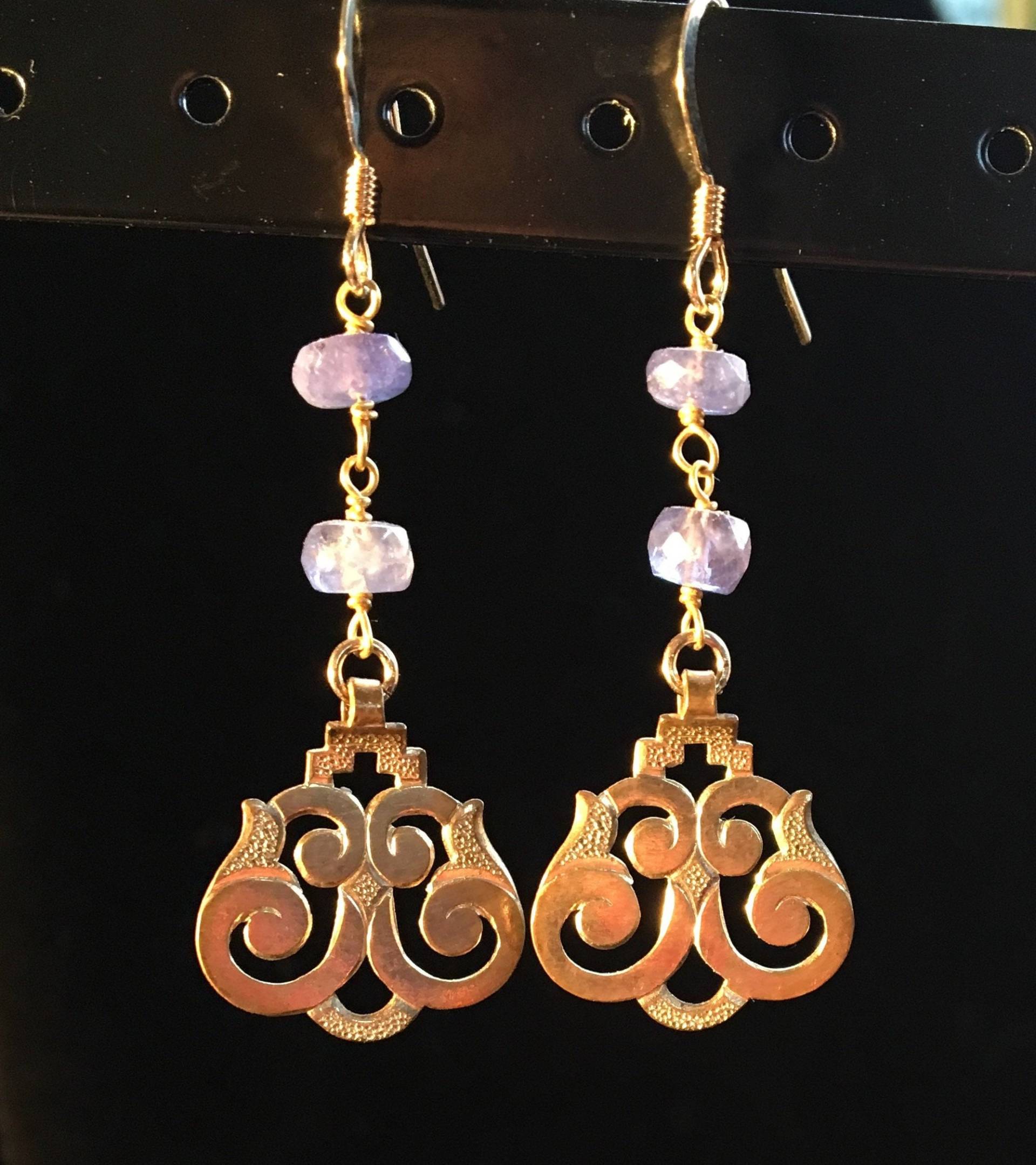 Elegante Tansanit Und Vintage Gold Glieder Ohrringe Elegante Tansanit Und Vintage Gold Glieder Ohrringe von ARTofDevotionJewelry