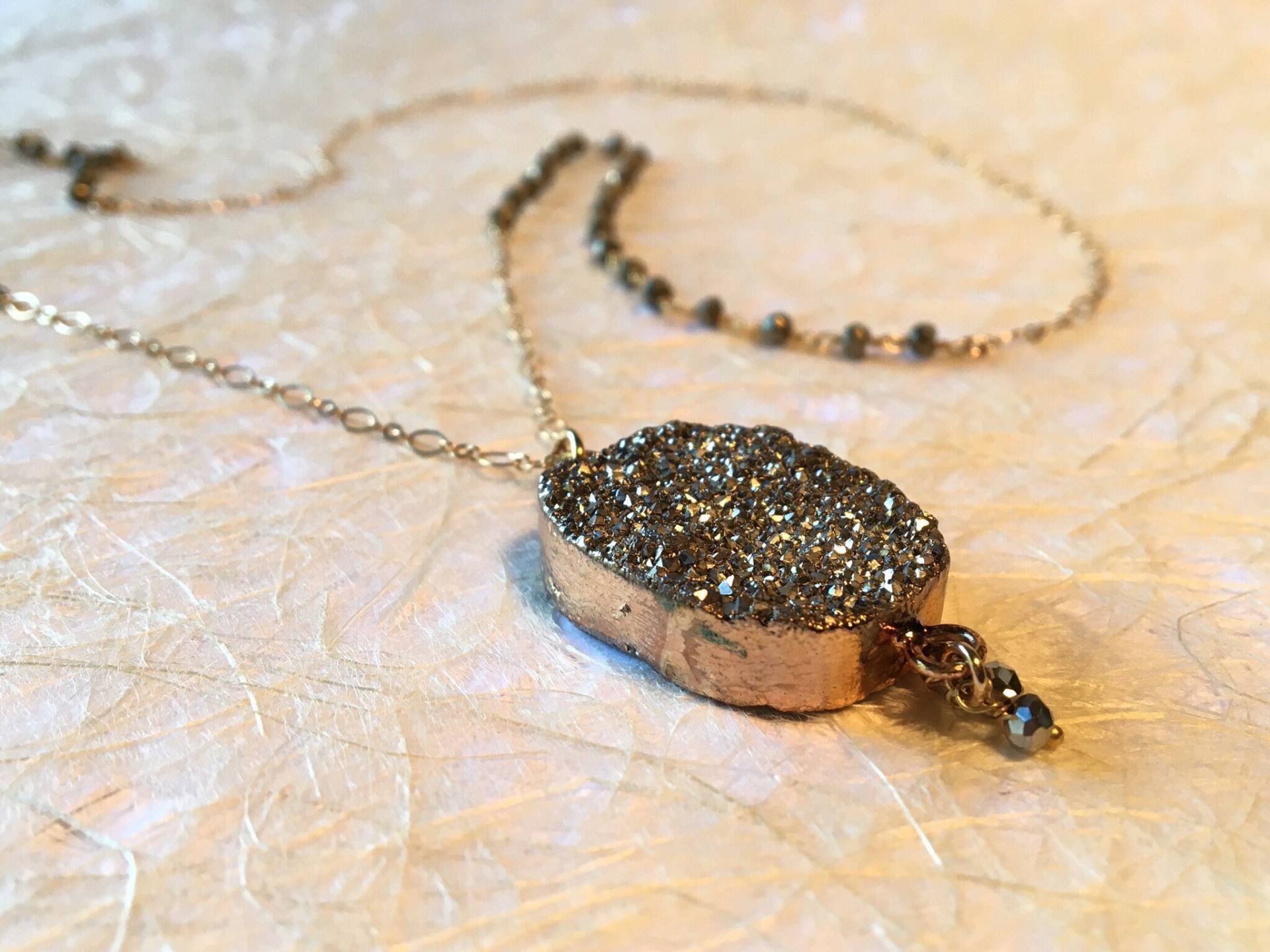 Pyrit-Druzy-Anhänger Pyrit-Druzy-Anhänger von ARTofDevotionJewelry