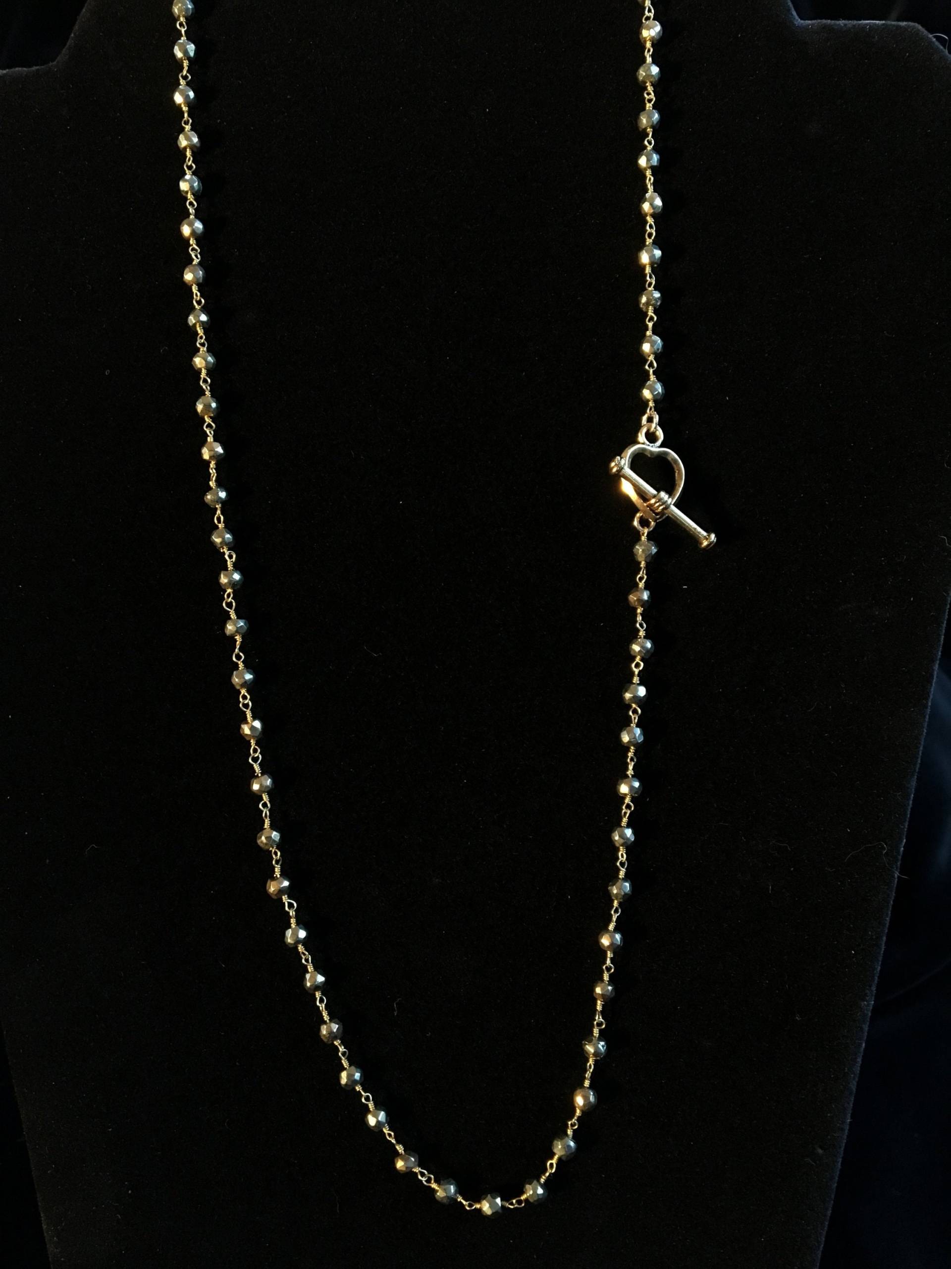 Pyrit Halskette Mit Herz-Verschluss Pyrit Halskette Mit Herz-Verschluss von ARTofDevotionJewelry
