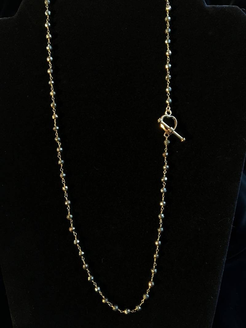 Pyrit Halskette Mit Herz-Verschluss Pyrit Halskette Mit Herz-Verschluss von ARTofDevotionJewelry