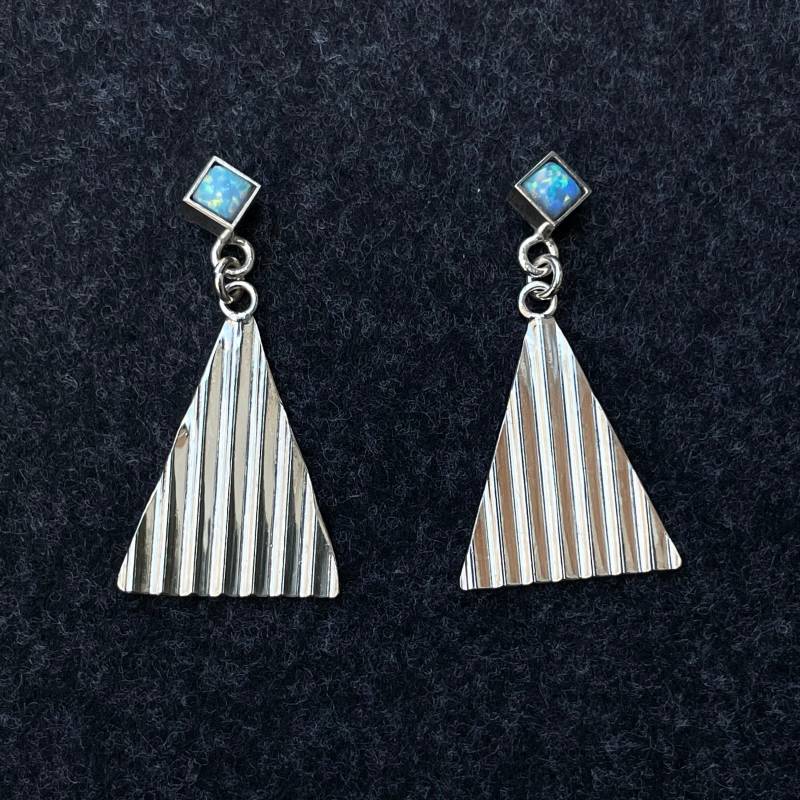 Silberdreieck - Ohrschmuck, Ohrringe, Ohrstecker, Schmuck, Unikat, Handgefertigt, Kunst, Künstler, Design, Silber von ARTquartett