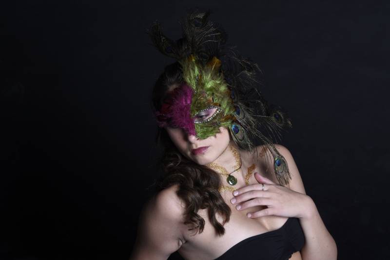 Grüne Und Rosa Entenfedern Pfau Hand Gefiederte Maske Mit Jewelryed Augenumrandung von ARiveraDesigns