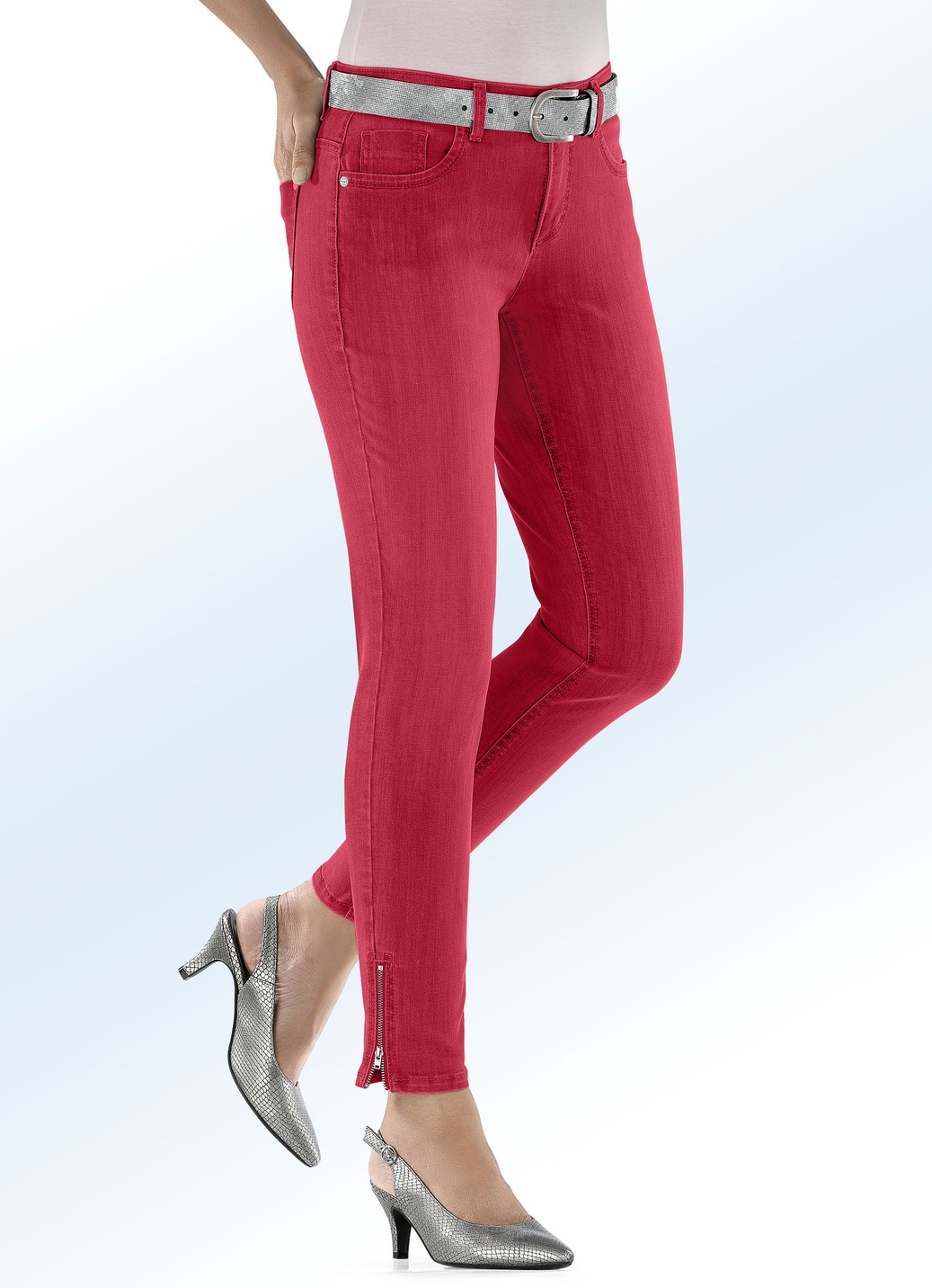 Magic-Jeans mit modischen Reißverschlüssen an den Beinabschlüssen, Rot, Größe 18 von ASCARI