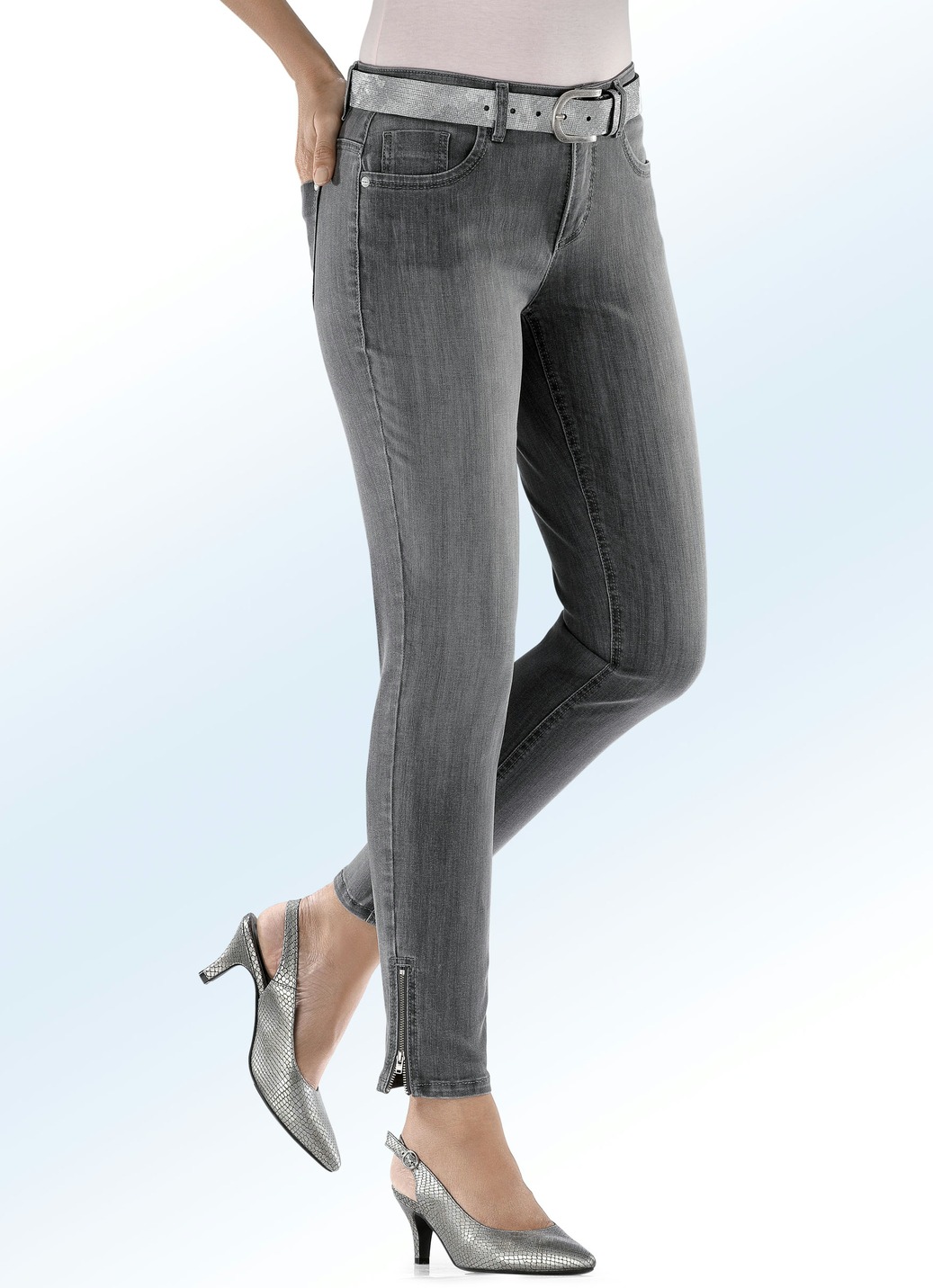 Magic-Jeans mit modischen Reißverschlüssen an den Beinabschlüssen, Grau, Größe 22 von ASCARI