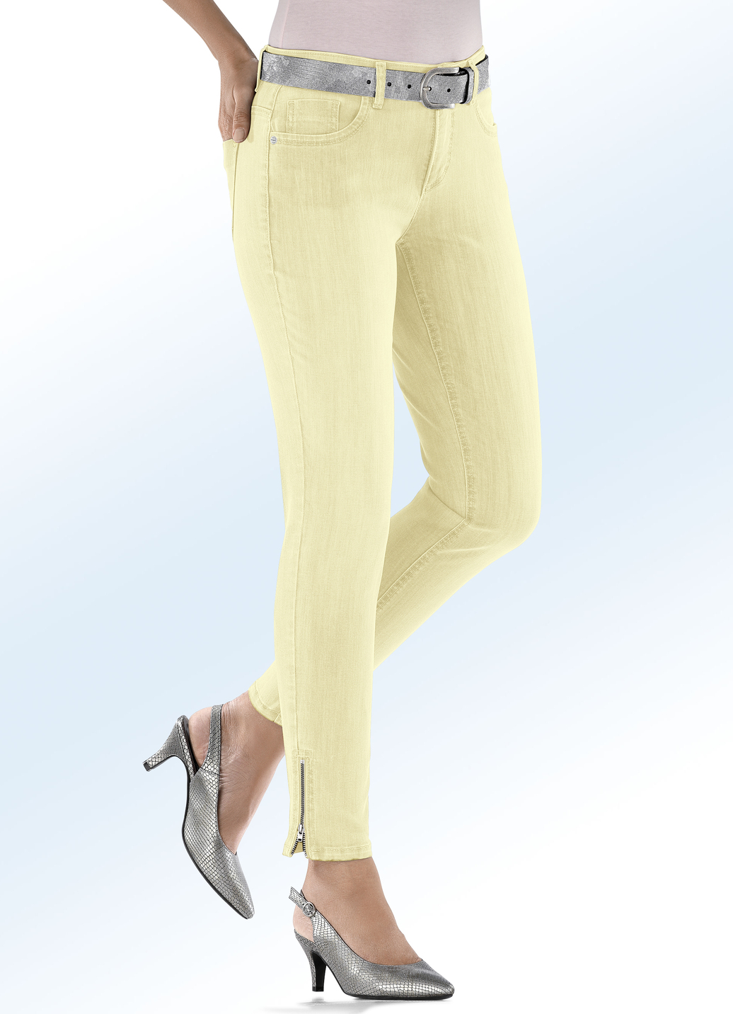Jeans mit modischen Reißverschlüssen, Größe 17 von ASCARI