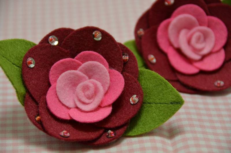 4Er Set Handgemachte Filzblume Mit Blättern - Preiselbeere/Dunkle Nelke | Ft433 von ASECUSA
