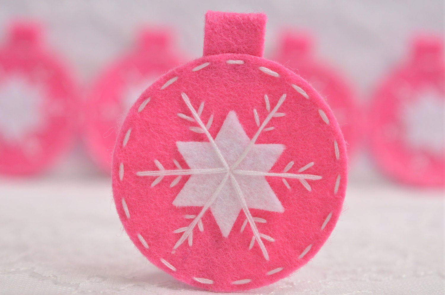 Satz Von 6Pcs Handgemachte Filz Weihnachten OrnamentDunkle Nelken | Ft984 von ASECUSA