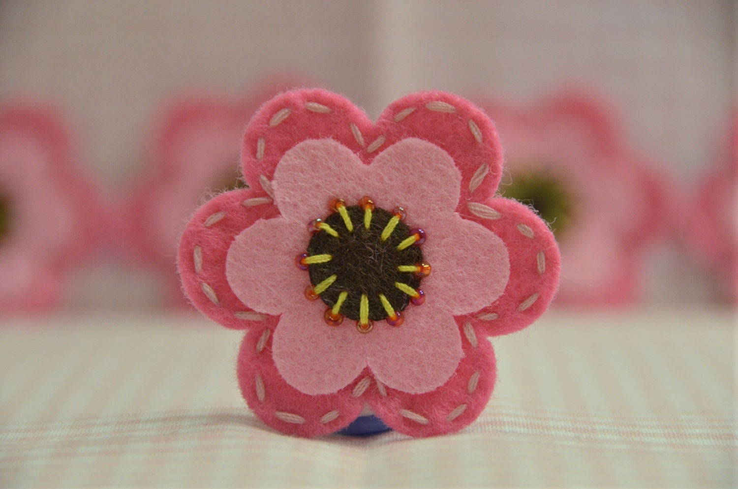 Set 6st Handgemacht Filz BlumeDunkle Canation/Baby Rosa | Ft829 von ASECUSA