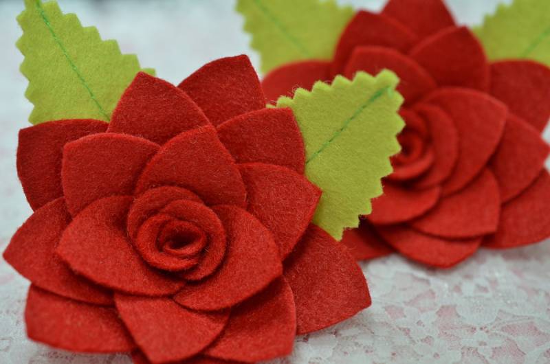 Set Aus 4 Stück Handgemachte Filzblume Mit BlätternRot | Ft346 Set Aus 4 Stück Handgemachte Filzblume Mit BlätternRot | Ft346 von ASECUSA