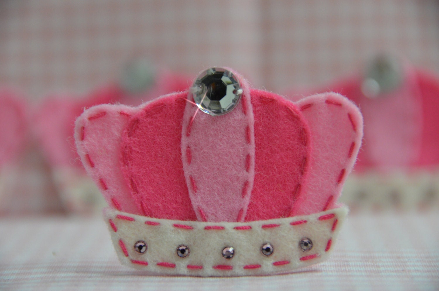 Set Von 6 Stück Handgemachten Filzkronen -Baby Rosa | Ft955 Set Von 6 Stück Handgemachten Filzkronen -Baby Rosa | Ft955 von ASECUSA