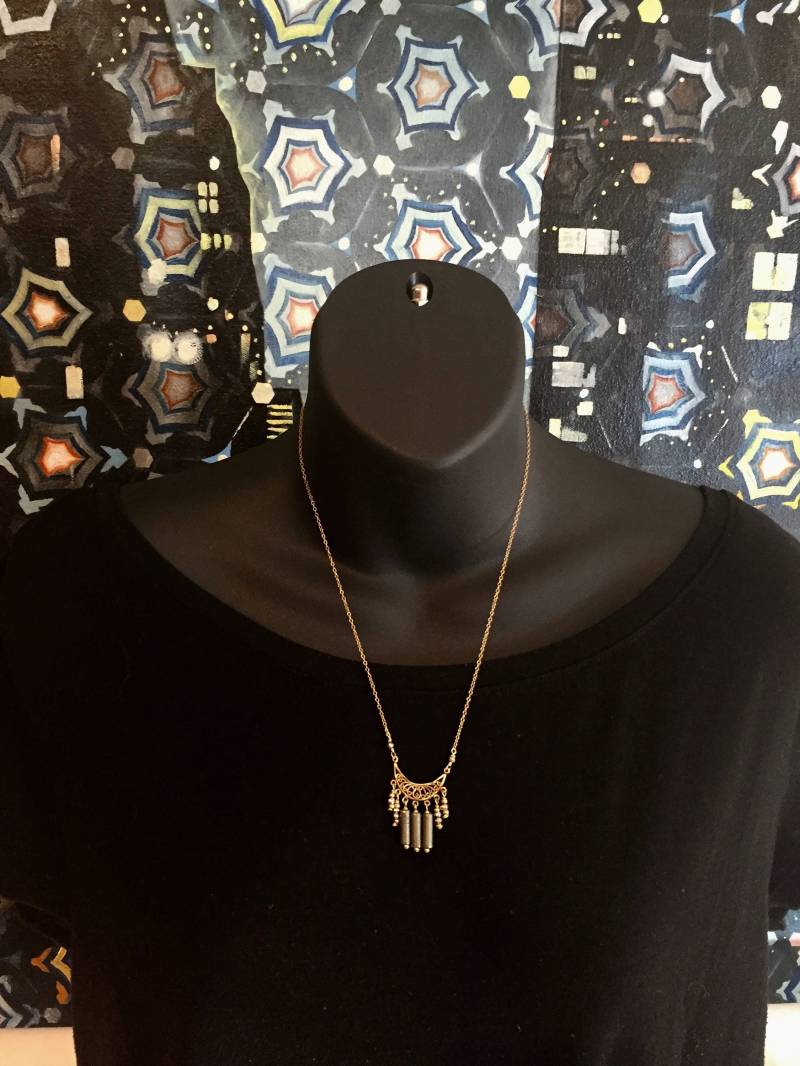 Antik Stil Halbmond Mit Pyrit von ASHDesignStudio