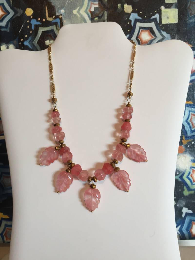 Cherry Quarz Blatt Halskette von ASHDesignStudio