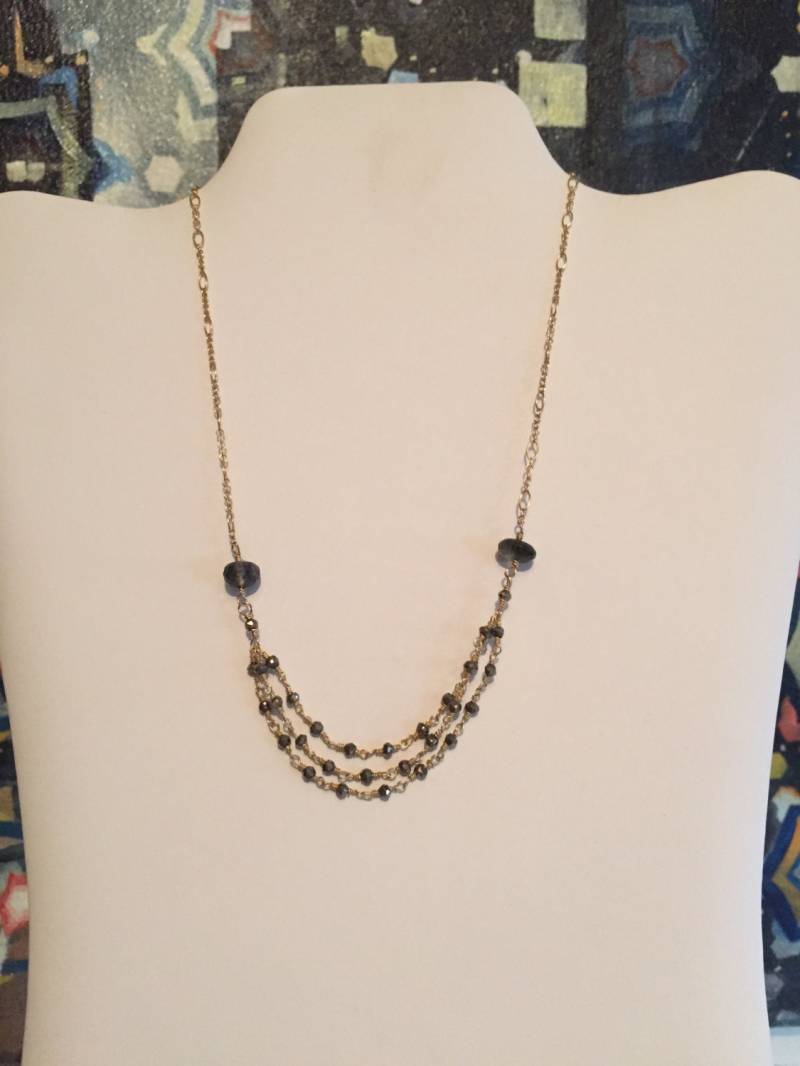Dreifache Strand Pyrit Auf Goldkette von ASHDesignStudio