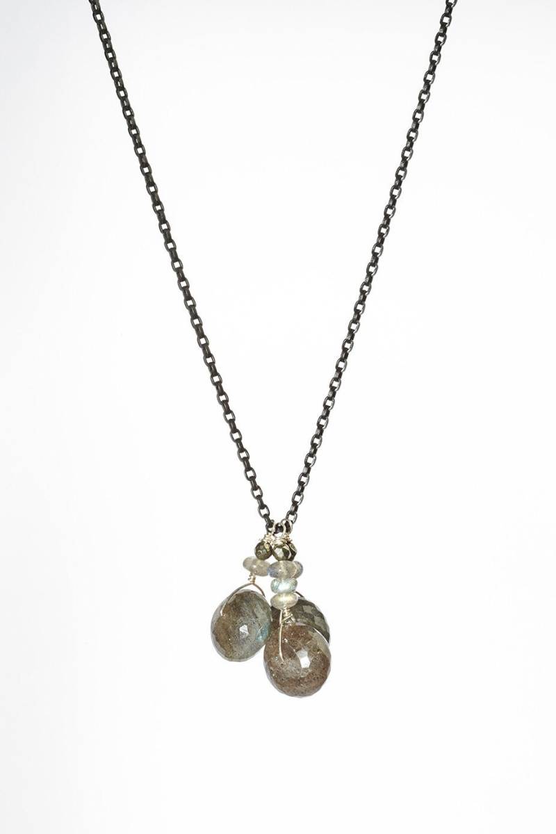 Facettierter Labradorit Cluster Auf Schwarze Kette von ASHDesignStudio