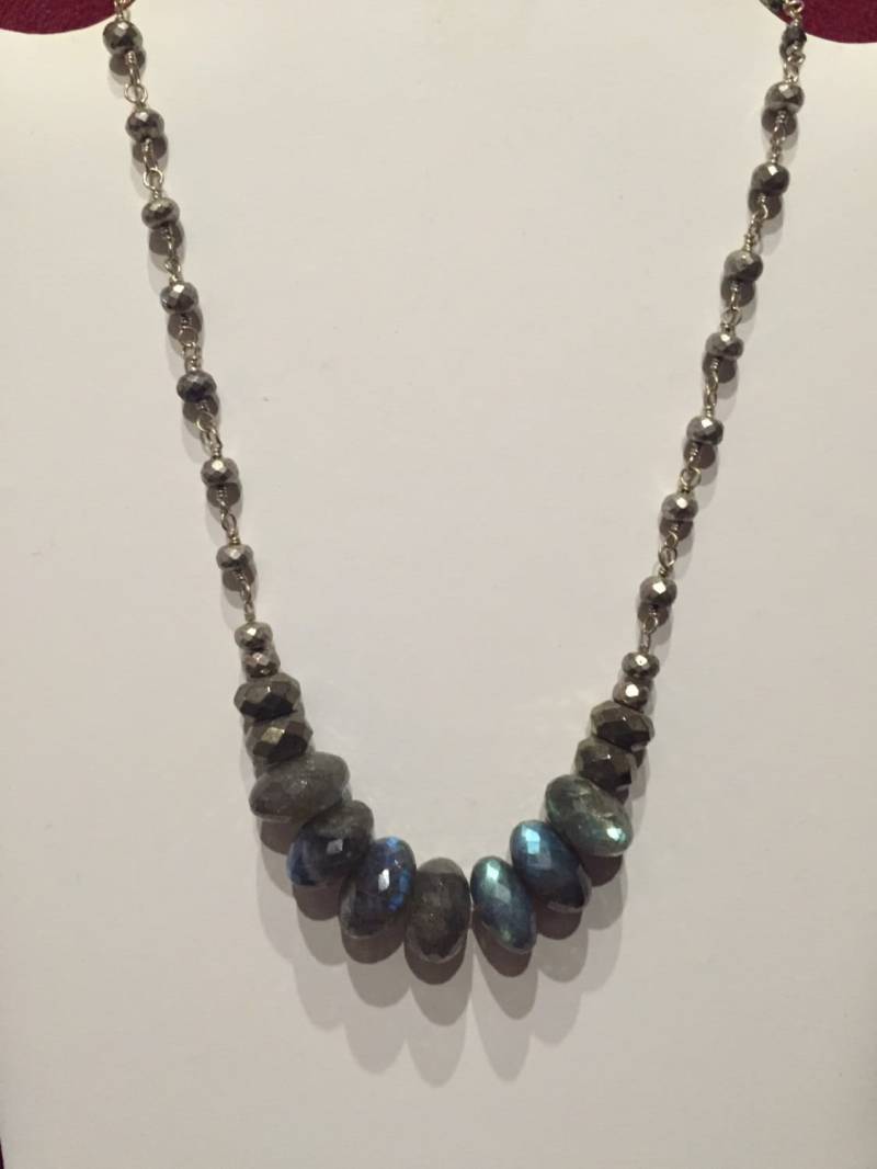 Facettierter Labradorit Mit Silber Pyrit von ASHDesignStudio